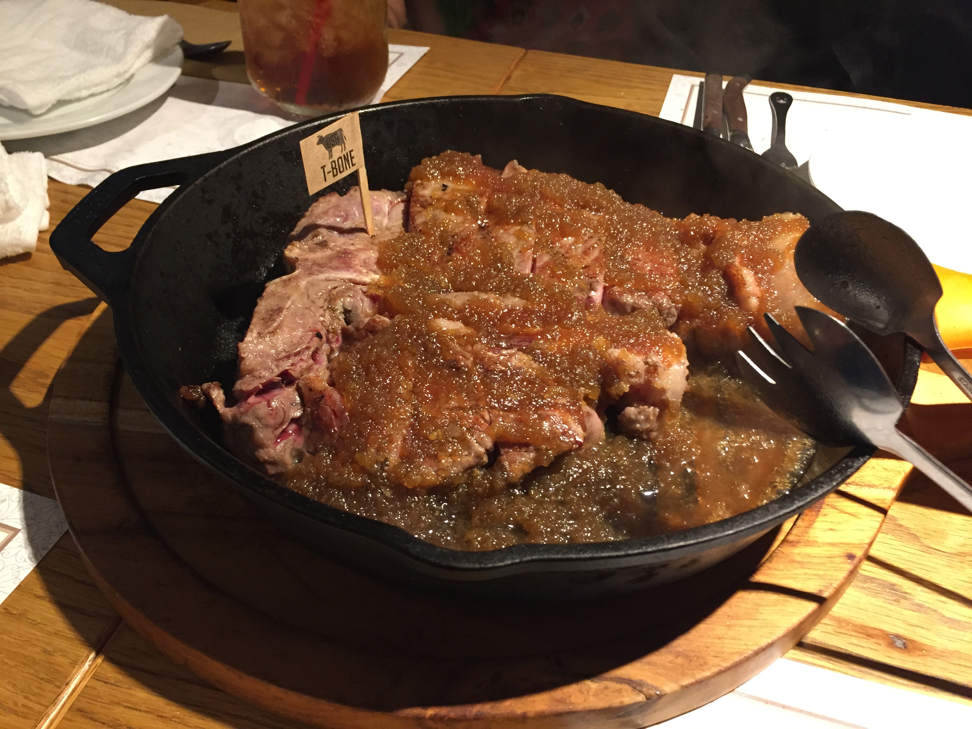 Tボーンステーキ