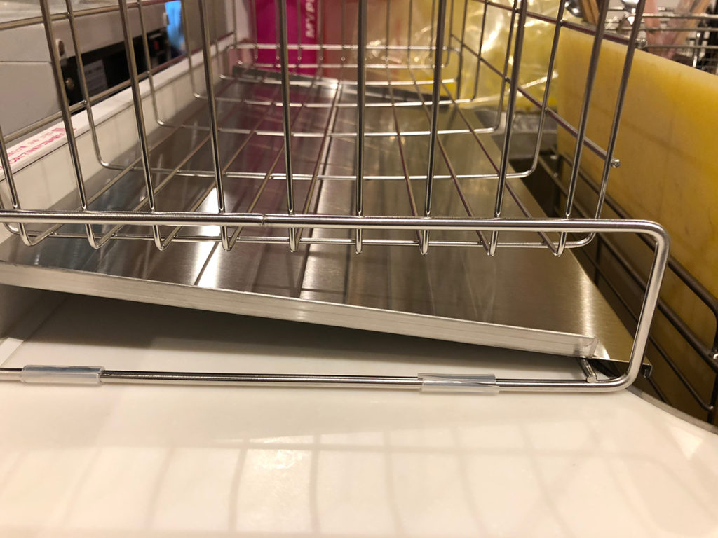 傾斜の付いた水切りカゴ
